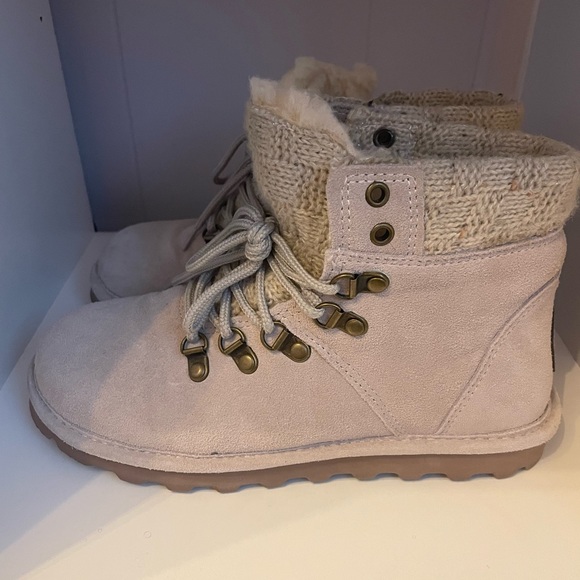 EUC women’s BearPaw ankle boots. Size 8 - Picture 6 of 16